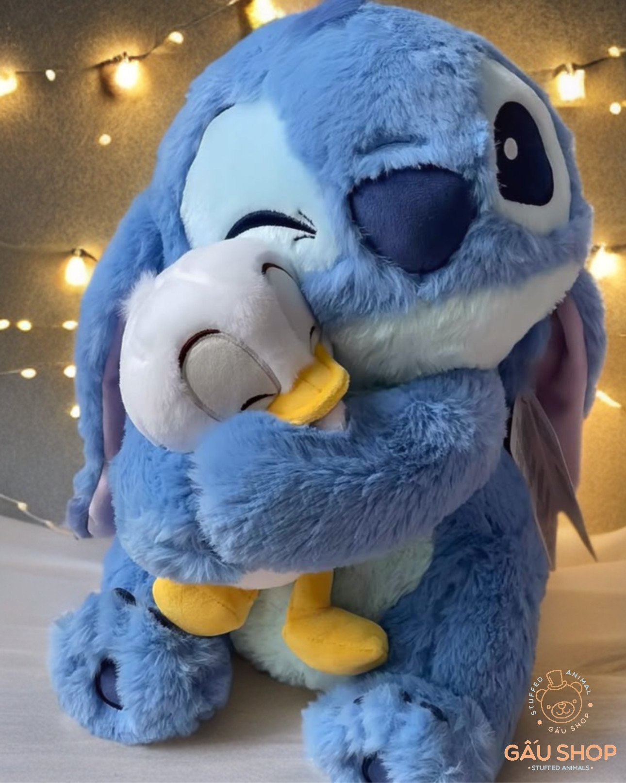 Stitch ôm vịt